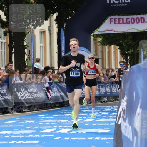 29.06.2025 - hella hamburg halbmarathon Strokosch-Dieckow http://msf.ph/oto/8210131 29.06.2025 10:22:01 Ziel 13751, 16068, 17886, 18693 meine-sportfotos.de