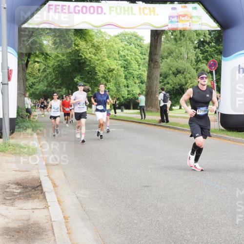 29.06.2025 - hella hamburg halbmarathon MichiJ http://msf.ph/oto/8210148 29.06.2025 10:22:58 Zwischen KM18-KM19 1053, 2243, 5193, 6305, 9345, 10865, 14310, 15902 meine-sportfotos.de