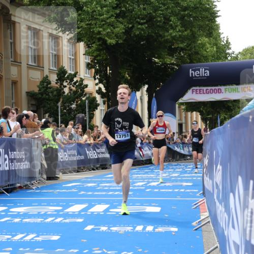 29.06.2025 - hella hamburg halbmarathon Strokosch-Dieckow http://msf.ph/oto/8210156 29.06.2025 10:22:02 Ziel 13751, 16068, 17886, 18693 meine-sportfotos.de