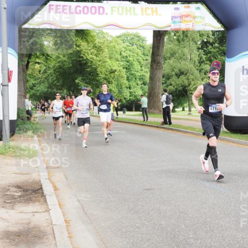 29.06.2025 - hella hamburg halbmarathon MichiJ http://msf.ph/oto/8210172 29.06.2025 10:22:58 Zwischen KM18-KM19 1053, 2243, 5193, 6305, 9345, 10865, 14310, 15902 meine-sportfotos.de