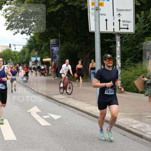 29.06.2025 - hella hamburg halbmarathon Yannick Fuchs http://msf.ph/oto/8210201 29.06.2025 10:32:23 20KM 1505, 2404, 3480, 3790, 5791, 7152, 7154, 9017, 9944, 10793, 10922, 11106, 11423, 12739, 12900, 13148, 13372, 13595, 13900, 15303, 15382, 15888, 16698, 17726, 18103, 18193, 18216, 18277, 18357, 18986 meine-sportfotos.de