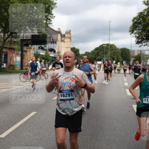 29.06.2025 - hella hamburg halbmarathon Yannick Fuchs http://msf.ph/oto/8210272 29.06.2025 10:45:09 20KM 1366, 1461, 2411, 2540, 2880, 4077, 4816, 5018, 5336, 5600, 7134, 7369, 7943, 8117, 8205, 8261, 8508, 8989, 10057, 10215, 10508, 10603, 10691, 11214, 11422, 11512, 11733, 12016, 12778, 12949, 13073, 13808, 14125, 14458, 15480, 15720, 15871, 16285, 16291, 16907, 17129, 17823, 18006, 18182, 18413, 18489, 19007 meine-sportfotos.de