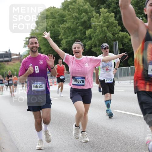 29.06.2025 - hella hamburg halbmarathon Jannik Wohlers http://msf.ph/oto/8210328 29.06.2025 10:26:23 Lombardsbrücke 1973, 2045, 2643, 4507, 4509, 6625, 7069, 8079, 9186, 11270, 11740, 12071, 15027, 15878, 16479, 16788, 17300, 17675, 18074, 18516, 18962, 18978 meine-sportfotos.de
