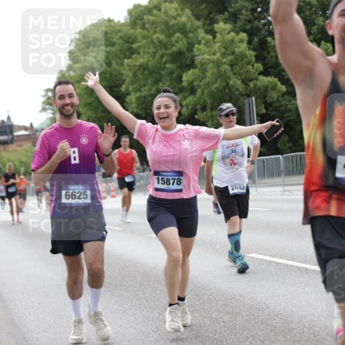29.06.2025 - hella hamburg halbmarathon Jannik Wohlers http://msf.ph/oto/8210342 29.06.2025 10:26:23 Lombardsbrücke 1973, 2045, 2643, 4507, 4509, 6625, 7069, 8079, 9186, 11270, 11740, 12071, 15027, 15878, 16479, 16788, 17300, 17675, 18074, 18516, 18962, 18978 meine-sportfotos.de
