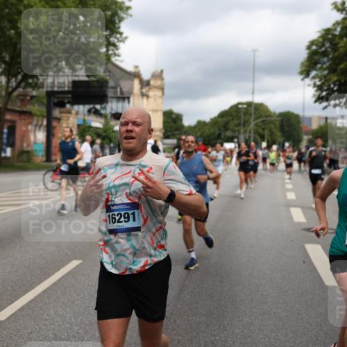 29.06.2025 - hella hamburg halbmarathon Yannick Fuchs http://msf.ph/oto/8210354 29.06.2025 10:45:10 20KM 1366, 2411, 2540, 2880, 4077, 4816, 5018, 5336, 5600, 7134, 7369, 7943, 8117, 8205, 8261, 8508, 8989, 10057, 10215, 10508, 10603, 10691, 11124, 11214, 11422, 11512, 11625, 11733, 12016, 12778, 12949, 13073, 13808, 14125, 14458, 15480, 15720, 15871, 16285, 16291, 16907, 17129, 17823, 18006, 18182, 18413, 18489, 19007 meine-sportfotos.de