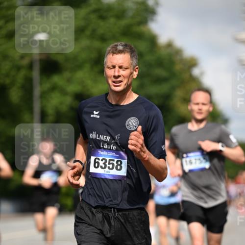 29.06.2025 - hella hamburg halbmarathon Dr. Thomas Lammeyer http://msf.ph/oto/8210384 29.06.2025 09:48:54 Kennedybrücke 57, 1686, 1707, 1990, 2689, 4050, 4129, 4679, 4698, 4749, 5187, 5550, 5826, 6358, 6878, 7481, 7723, 7880, 7965, 8190, 9634, 10017, 10876, 11120 meine-sportfotos.de