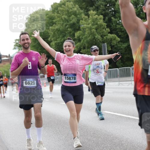 29.06.2025 - hella hamburg halbmarathon Jannik Wohlers http://msf.ph/oto/8210398 29.06.2025 10:26:23 Lombardsbrücke 1973, 2045, 2643, 4507, 4509, 6625, 7069, 8079, 9186, 11270, 11740, 12071, 15027, 15878, 16479, 16788, 17300, 17675, 18074, 18516, 18962, 18978 meine-sportfotos.de