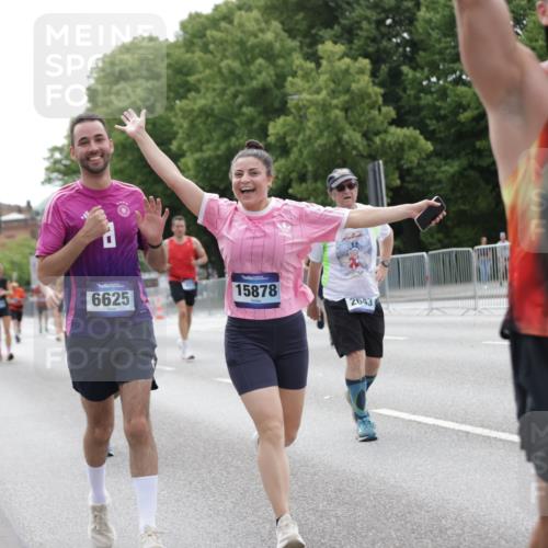 29.06.2025 - hella hamburg halbmarathon Jannik Wohlers http://msf.ph/oto/8210413 29.06.2025 10:26:23 Lombardsbrücke 1973, 2045, 2643, 4507, 4509, 6625, 7069, 8079, 9186, 11270, 11740, 12071, 15027, 15878, 16479, 16788, 17300, 17675, 18074, 18516, 18962, 18978 meine-sportfotos.de