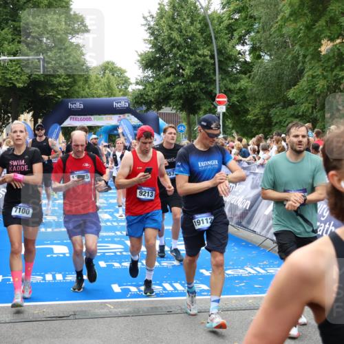 29.06.2025 - hella hamburg halbmarathon Zöllner http://msf.ph/oto/8210421 29.06.2025 10:50:08 Ziel 1216, 1321, 1507, 2020, 3562, 7100, 7657, 8313, 9031, 9213, 9303, 9965, 12203, 12271, 13225, 13282, 13758, 14257, 16403, 18228, 18657, 18658, 18884, 19112 meine-sportfotos.de