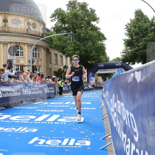 29.06.2025 - hella hamburg halbmarathon Strokosch-Dieckow http://msf.ph/oto/8210448 29.06.2025 10:22:06 Ziel 10650, 16068, 17886, 18693 meine-sportfotos.de