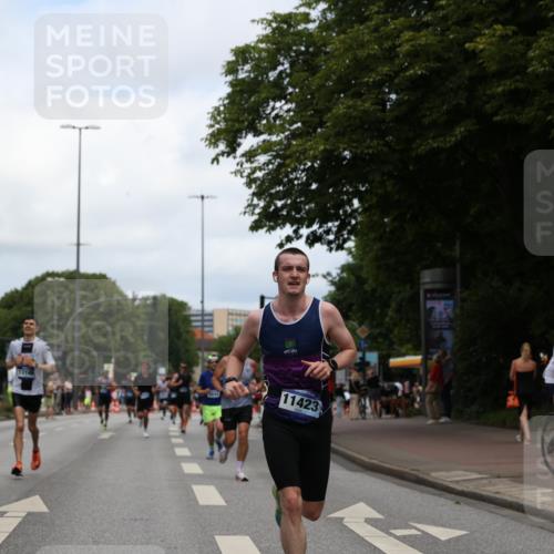 29.06.2025 - hella hamburg halbmarathon Yannick Fuchs http://msf.ph/oto/8210457 29.06.2025 10:32:24 20KM 1505, 2404, 3480, 3790, 5791, 7152, 7154, 7743, 9017, 9944, 10793, 10922, 11106, 11423, 12739, 12900, 13148, 13595, 13900, 15303, 15382, 15888, 16698, 17726, 18103, 18193, 18216, 18277, 18357 meine-sportfotos.de