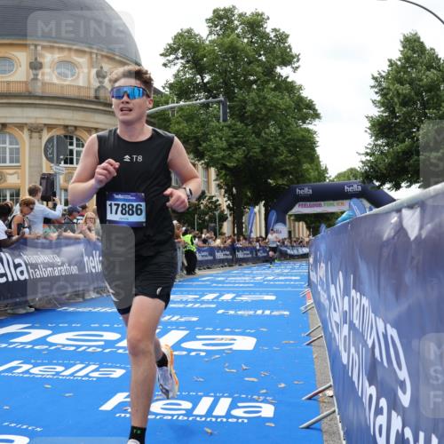 29.06.2025 - hella hamburg halbmarathon Strokosch-Dieckow http://msf.ph/oto/8210487 29.06.2025 10:22:07 Ziel 10650, 16068, 17886, 18693 meine-sportfotos.de