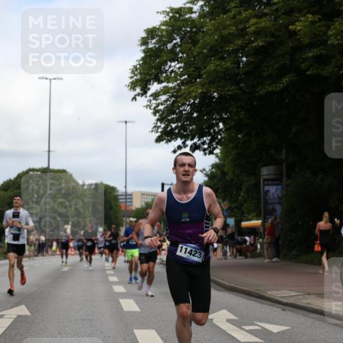 29.06.2025 - hella hamburg halbmarathon Yannick Fuchs http://msf.ph/oto/8210509 29.06.2025 10:32:24 20KM 1505, 2404, 3480, 3790, 5791, 7152, 7154, 7743, 9017, 9944, 10793, 10922, 11106, 11423, 12739, 12900, 13148, 13595, 13900, 15303, 15382, 15888, 16698, 17726, 18103, 18193, 18216, 18277, 18357 meine-sportfotos.de