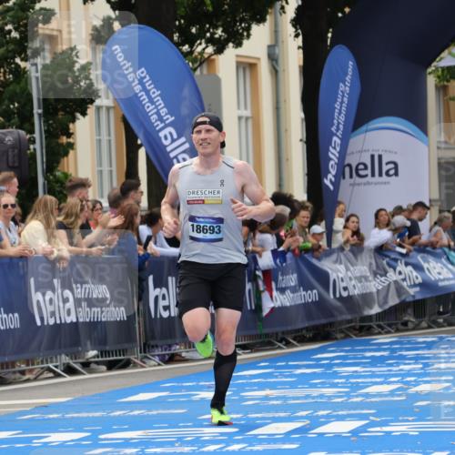 29.06.2025 - hella hamburg halbmarathon Strokosch-Dieckow http://msf.ph/oto/8210510 29.06.2025 10:22:08 Ziel 10650, 16068, 17886, 18693 meine-sportfotos.de