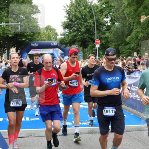 29.06.2025 - hella hamburg halbmarathon Zöllner http://msf.ph/oto/8210518 29.06.2025 10:50:09 Ziel 1216, 1321, 1507, 2020, 3296, 3562, 7176, 7657, 8313, 9031, 9303, 9965, 12203, 13225, 13282, 13758, 14257, 16403, 18228, 18657, 18658, 18884 meine-sportfotos.de