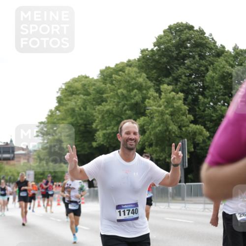 29.06.2025 - hella hamburg halbmarathon Jannik Wohlers http://msf.ph/oto/8210559 29.06.2025 10:26:25 Lombardsbrücke 1973, 2045, 2643, 4507, 4509, 6625, 7069, 8079, 9186, 11270, 11740, 12071, 13462, 15027, 15878, 16479, 16788, 17300, 17675, 18074, 18516, 18962, 18978 meine-sportfotos.de