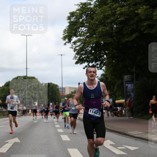 29.06.2025 - hella hamburg halbmarathon Yannick Fuchs http://msf.ph/oto/8210560 29.06.2025 10:32:24 20KM 1505, 2404, 3480, 3790, 5791, 7152, 7154, 7743, 9017, 9944, 10793, 10922, 11106, 11423, 12739, 12900, 13148, 13595, 13900, 15303, 15382, 15888, 16698, 17726, 18103, 18193, 18216, 18277, 18357 meine-sportfotos.de