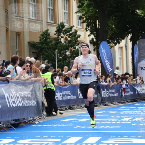 29.06.2025 - hella hamburg halbmarathon Strokosch-Dieckow http://msf.ph/oto/8210562 29.06.2025 10:22:10 Ziel 10650, 18693 meine-sportfotos.de