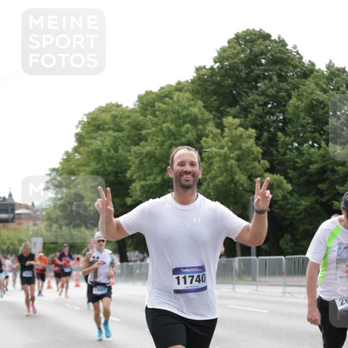 29.06.2025 - hella hamburg halbmarathon Jannik Wohlers http://msf.ph/oto/8210588 29.06.2025 10:26:25 Lombardsbrücke 1973, 2045, 2643, 4507, 4509, 6625, 7069, 8079, 9186, 11270, 11740, 12071, 13462, 15027, 15878, 16479, 16788, 17300, 17675, 18074, 18516, 18962, 18978 meine-sportfotos.de