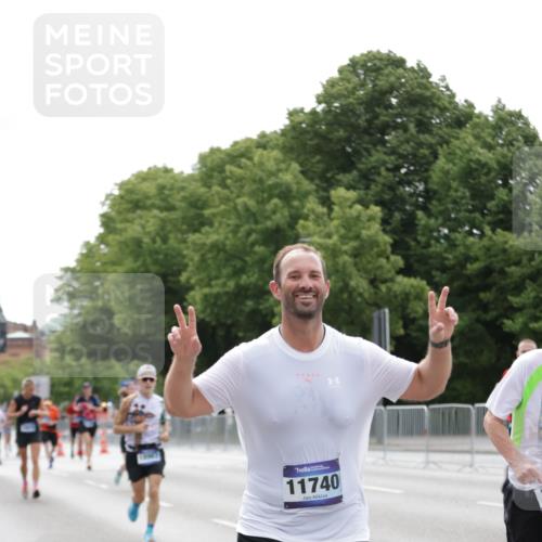 29.06.2025 - hella hamburg halbmarathon Jannik Wohlers http://msf.ph/oto/8210614 29.06.2025 10:26:26 Lombardsbrücke 1793, 1973, 2045, 2643, 4507, 4509, 6625, 7069, 8079, 9186, 11270, 11740, 12071, 13462, 15027, 15878, 16479, 16788, 17300, 17675, 18074, 18516, 18962, 18978 meine-sportfotos.de