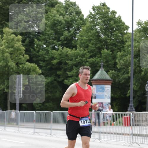 29.06.2025 - hella hamburg halbmarathon Jannik Wohlers http://msf.ph/oto/8210624 29.06.2025 10:26:27 Lombardsbrücke 1793, 1973, 2045, 2643, 4507, 4509, 5494, 6625, 7069, 9186, 10465, 11270, 11740, 12071, 13462, 15027, 15878, 16479, 16788, 17300, 17675, 18074, 18516, 18962, 18978 meine-sportfotos.de