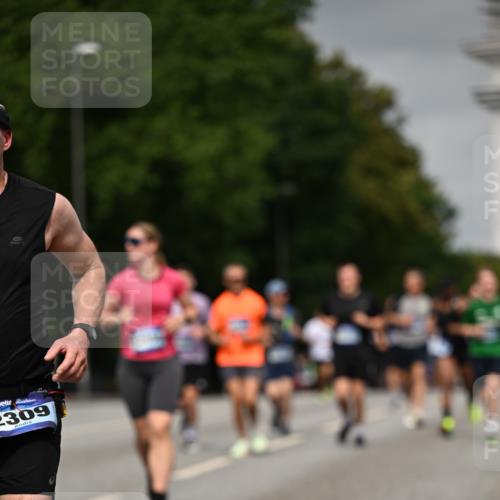29.06.2025 - hella hamburg halbmarathon Dr. Thomas Lammeyer http://msf.ph/oto/8210661 29.06.2025 10:12:30 Kennedybrücke 1188, 1527, 2190, 2309, 4864, 5100, 5347, 6100, 6590, 6918, 7348, 7453, 9071, 9457, 9616, 9966 meine-sportfotos.de