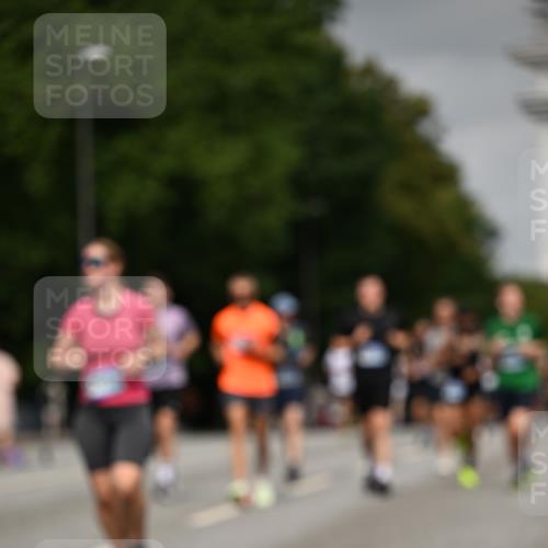 29.06.2025 - hella hamburg halbmarathon Dr. Thomas Lammeyer http://msf.ph/oto/8210713 29.06.2025 10:12:31 Kennedybrücke 1188, 1527, 2190, 2309, 4864, 5100, 5347, 6590, 6918, 7348, 7453, 9071, 9457, 9616, 9966 meine-sportfotos.de