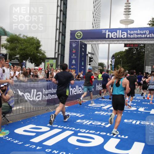 29.06.2025 - hella hamburg halbmarathon Michael Strokosch http://msf.ph/oto/8210753 29.06.2025 10:46:32 Ziel 2222, 2842, 4237, 4497, 6421, 6978, 7335, 8482, 8981, 9232, 9386, 9529, 9786, 11185, 11773, 12891, 14045, 14228, 14482, 15157, 16127, 17281, 17461, 18637, 19209 meine-sportfotos.de