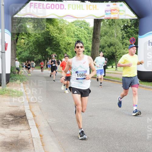 29.06.2025 - hella hamburg halbmarathon MichiJ http://msf.ph/oto/8210762 29.06.2025 10:23:01 Zwischen KM18-KM19 1053, 1080, 2243, 5193, 6305, 9376, 15902, 18906 meine-sportfotos.de