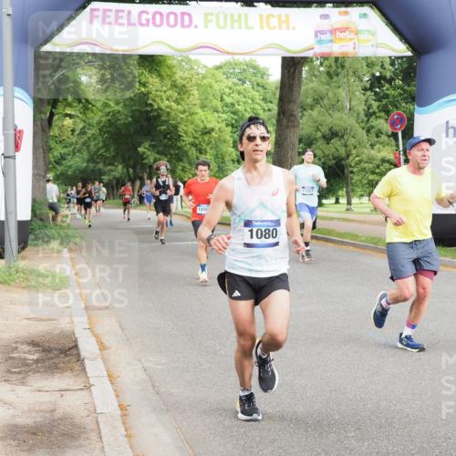 29.06.2025 - hella hamburg halbmarathon MichiJ http://msf.ph/oto/8210772 29.06.2025 10:23:01 Zwischen KM18-KM19 1053, 1080, 2243, 5193, 6305, 9376, 15902, 18906 meine-sportfotos.de