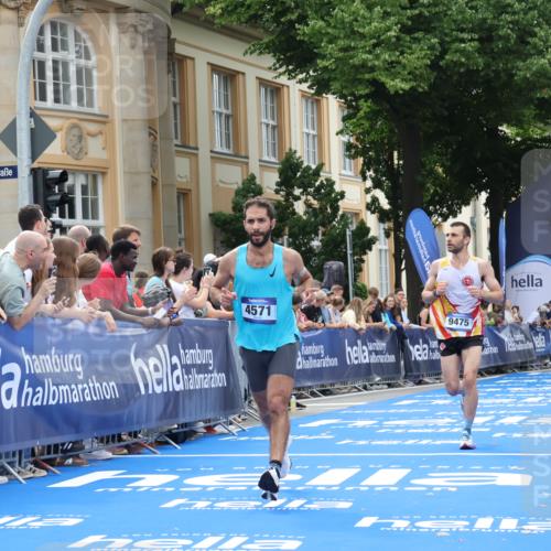 29.06.2025 - hella hamburg halbmarathon Strokosch-Dieckow http://msf.ph/oto/8210887 29.06.2025 10:22:24 Ziel 4571, 9475 meine-sportfotos.de