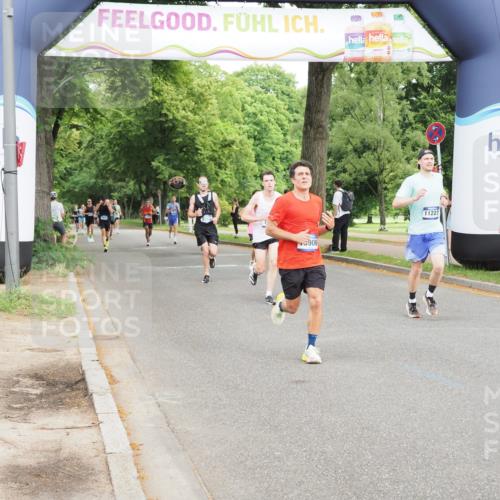 29.06.2025 - hella hamburg halbmarathon MichiJ http://msf.ph/oto/8210909 29.06.2025 10:23:02 Zwischen KM18-KM19 1053, 1080, 5193, 6305, 9376, 11227, 15902, 18906 meine-sportfotos.de