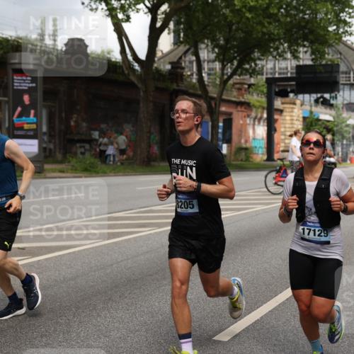 29.06.2025 - hella hamburg halbmarathon Yannick Fuchs http://msf.ph/oto/8210911 29.06.2025 10:45:12 20KM 1335, 1366, 2411, 2540, 2880, 4077, 4816, 5018, 5336, 5600, 5820, 7134, 7369, 7943, 8205, 8261, 8508, 8930, 8989, 10057, 10215, 10508, 10603, 10667, 10691, 11124, 11214, 11422, 11512, 11625, 11733, 12016, 12778, 12949, 13073, 13808, 14125, 14458, 15480, 15720, 15871, 16285, 16291, 16907, 17129, 17823, 18006, 18182, 18413, 19007, 19053 meine-sportfotos.de