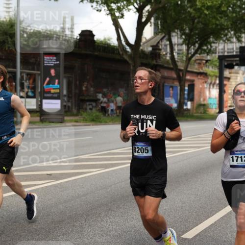 29.06.2025 - hella hamburg halbmarathon Yannick Fuchs http://msf.ph/oto/8210964 29.06.2025 10:45:12 20KM 1335, 1366, 2411, 2540, 2880, 4077, 4816, 5018, 5336, 5600, 5820, 7134, 7369, 7943, 8205, 8261, 8508, 8930, 8989, 10057, 10215, 10508, 10603, 10667, 10691, 11124, 11214, 11422, 11512, 11625, 11733, 12016, 12778, 12949, 13073, 13808, 14125, 14458, 15480, 15720, 15871, 16285, 16291, 16907, 17129, 17823, 18006, 18182, 18413, 19007, 19053 meine-sportfotos.de