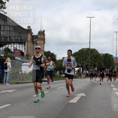 29.06.2025 - hella hamburg halbmarathon Yannick Fuchs http://msf.ph/oto/8211005 29.06.2025 10:32:25 20KM 1505, 2404, 3480, 3790, 5791, 7152, 7154, 7743, 9017, 9643, 9944, 10793, 10922, 11106, 11423, 12900, 13148, 13595, 13900, 15303, 15382, 15888, 16698, 17726, 18103, 18193, 18216, 18277 meine-sportfotos.de