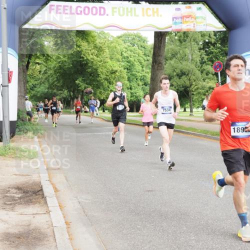 29.06.2025 - hella hamburg halbmarathon MichiJ http://msf.ph/oto/8211032 29.06.2025 10:23:03 Zwischen KM18-KM19 1053, 1080, 5193, 6305, 7534, 9376, 11227, 15902, 18906 meine-sportfotos.de