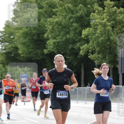 29.06.2025 - hella hamburg halbmarathon Jannik Wohlers http://msf.ph/oto/8211039 29.06.2025 10:26:31 Lombardsbrücke 1793, 1973, 2045, 4358, 4507, 4509, 5494, 6625, 6637, 7069, 8056, 10465, 11110, 11740, 12071, 13462, 15027, 15878, 16479, 18516, 18962, 18978 meine-sportfotos.de