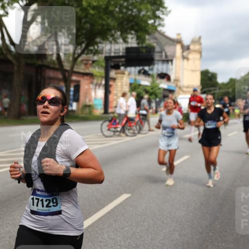 29.06.2025 - hella hamburg halbmarathon Yannick Fuchs http://msf.ph/oto/8211061 29.06.2025 10:45:12 20KM 1335, 1366, 2411, 2540, 2880, 4077, 4816, 5018, 5336, 5600, 5820, 7134, 7369, 7943, 8205, 8261, 8508, 8930, 8989, 10057, 10215, 10508, 10603, 10667, 10691, 11124, 11214, 11422, 11512, 11625, 11733, 12016, 12778, 12949, 13073, 13808, 14125, 14458, 15480, 15720, 15871, 16285, 16291, 16907, 17129, 17823, 18006, 18182, 18413, 19007, 19053 meine-sportfotos.de