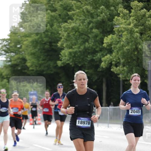 29.06.2025 - hella hamburg halbmarathon Jannik Wohlers http://msf.ph/oto/8211122 29.06.2025 10:26:31 Lombardsbrücke 1793, 1973, 2045, 4358, 4507, 4509, 5494, 6625, 6637, 7069, 8056, 10465, 11110, 11740, 12071, 13462, 15027, 15878, 16479, 18516, 18962, 18978 meine-sportfotos.de