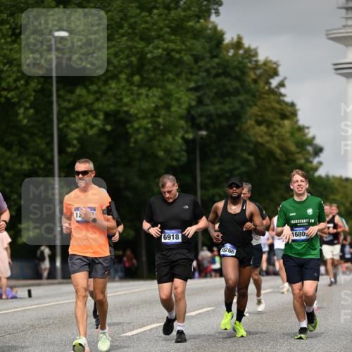 29.06.2025 - hella hamburg halbmarathon Dr. Thomas Lammeyer http://msf.ph/oto/8211255 29.06.2025 10:12:33 Kennedybrücke 1147, 1188, 1527, 2190, 2309, 2978, 4864, 5100, 5347, 5885, 6590, 6918, 7348, 7453, 9071, 9457, 9616, 9966 meine-sportfotos.de