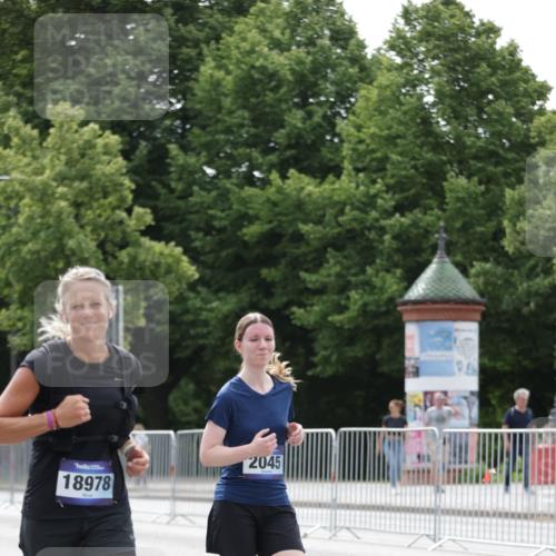 29.06.2025 - hella hamburg halbmarathon Jannik Wohlers http://msf.ph/oto/8211270 29.06.2025 10:26:32 Lombardsbrücke 1793, 1973, 2045, 4358, 5494, 5495, 6625, 6637, 7069, 8056, 10465, 11110, 11740, 12071, 13462, 15027, 15108, 15878, 16479, 17049, 18516, 18962, 18978 meine-sportfotos.de