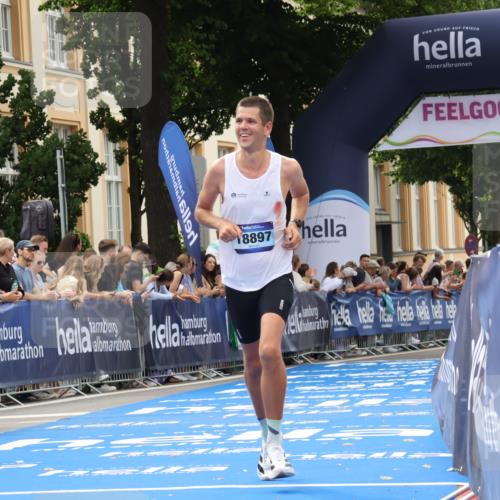 29.06.2025 - hella hamburg halbmarathon Strokosch-Dieckow http://msf.ph/oto/8211271 29.06.2025 10:22:43 Ziel 2618, 18897 meine-sportfotos.de