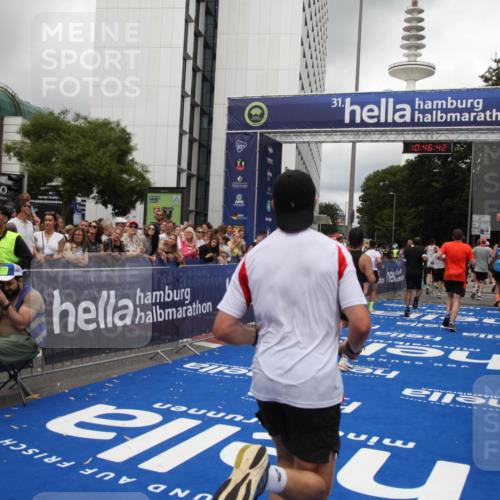 29.06.2025 - hella hamburg halbmarathon Michael Strokosch http://msf.ph/oto/8211408 29.06.2025 10:46:41 Ziel 1920, 1942, 5459, 9051, 9529, 13525, 13554, 15026, 15133, 15206, 15714, 17281, 17461, 18297, 18882 meine-sportfotos.de