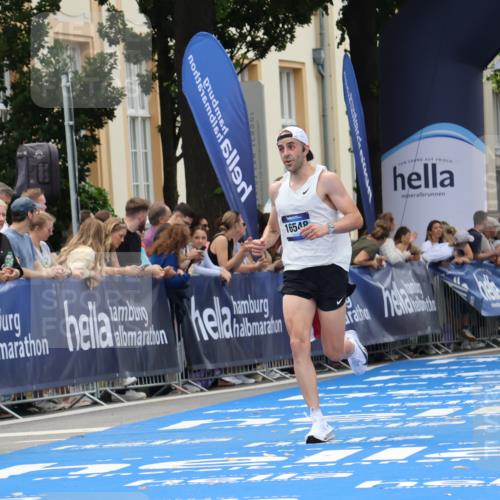29.06.2025 - hella hamburg halbmarathon Strokosch-Dieckow http://msf.ph/oto/8211438 29.06.2025 10:22:51 Ziel 11624, 16548, 18328 meine-sportfotos.de