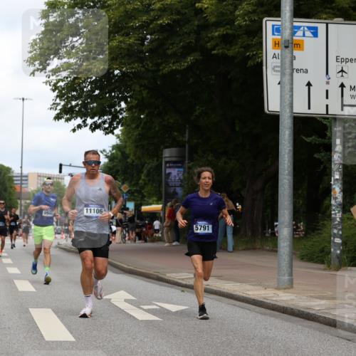 29.06.2025 - hella hamburg halbmarathon Yannick Fuchs http://msf.ph/oto/8211467 29.06.2025 10:32:26 20KM 1505, 2404, 3480, 3790, 5791, 7152, 7154, 7743, 9017, 9643, 9944, 10793, 10922, 11106, 11423, 12900, 13148, 13595, 13900, 14274, 15303, 15382, 15888, 16698, 17726, 18103, 18193, 18216, 18277 meine-sportfotos.de