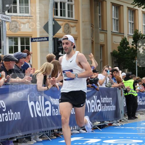 29.06.2025 - hella hamburg halbmarathon Strokosch-Dieckow http://msf.ph/oto/8211529 29.06.2025 10:22:54 Ziel 4128, 11624, 16548, 18328 meine-sportfotos.de