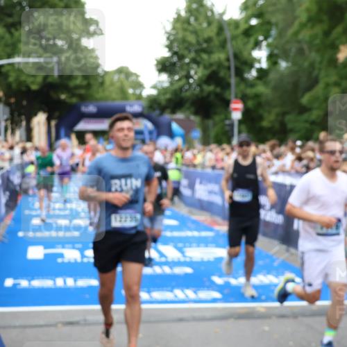 29.06.2025 - hella hamburg halbmarathon Zöllner http://msf.ph/oto/8211574 29.06.2025 10:50:20 Ziel 1119, 4933, 7930, 7932, 8921, 10371, 11607, 12949, 13609, 13690, 14034, 15620, 16000, 16242, 18499, 18811, 19040 meine-sportfotos.de