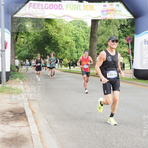 29.06.2025 - hella hamburg halbmarathon MichiJ http://msf.ph/oto/8211618 29.06.2025 10:23:09 Zwischen KM18-KM19 1080, 7534, 7901, 8312, 11227, 16243, 17751, 18837, 18906 meine-sportfotos.de