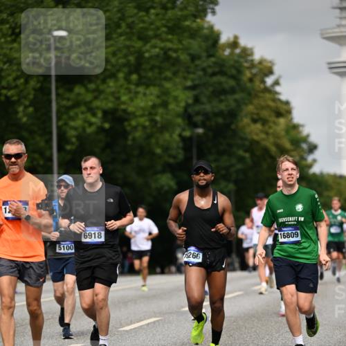 29.06.2025 - hella hamburg halbmarathon Dr. Thomas Lammeyer http://msf.ph/oto/8211643 29.06.2025 10:12:34 Kennedybrücke 1147, 1188, 1527, 2190, 2309, 2978, 4864, 5100, 5885, 6590, 6918, 7348, 7453, 9071, 9457, 9616, 9718, 9966 meine-sportfotos.de
