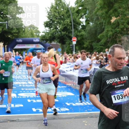29.06.2025 - hella hamburg halbmarathon Zöllner http://msf.ph/oto/8211664 29.06.2025 10:50:22 Ziel 4247, 4933, 7930, 7932, 8899, 8921, 12949, 13609, 13690, 14034, 15620, 16000, 16242, 18499, 18811, 19040 meine-sportfotos.de